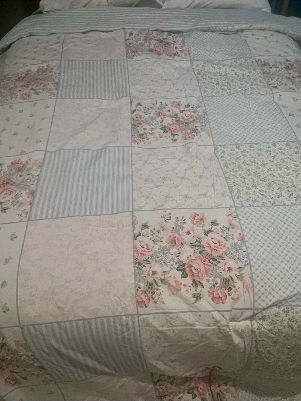 Laura Ashley Patchwork Hope Reversible queen Bedspread Floral Cottage Core